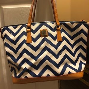 Dooney and Bourne tote bag.  EUC